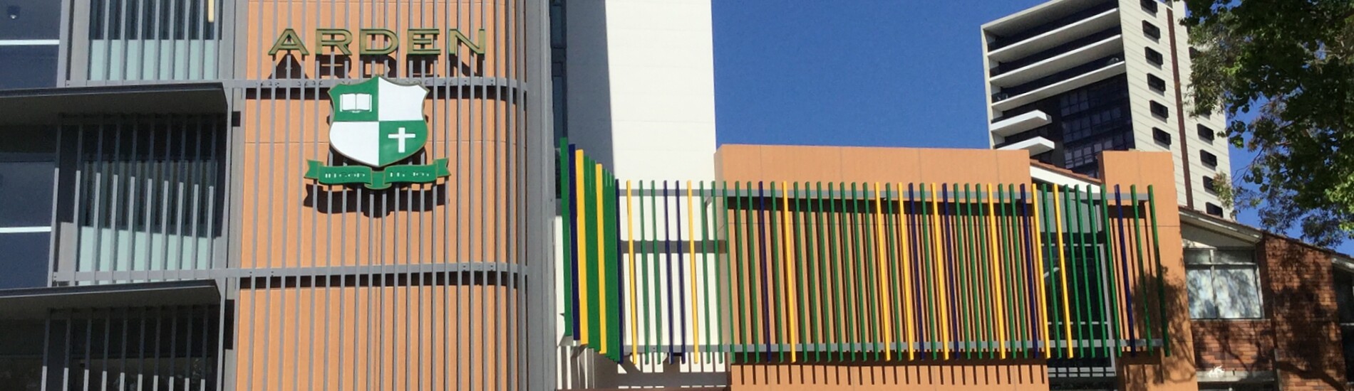 ALUCLICK Exterior Aluminium Beams on School Facade