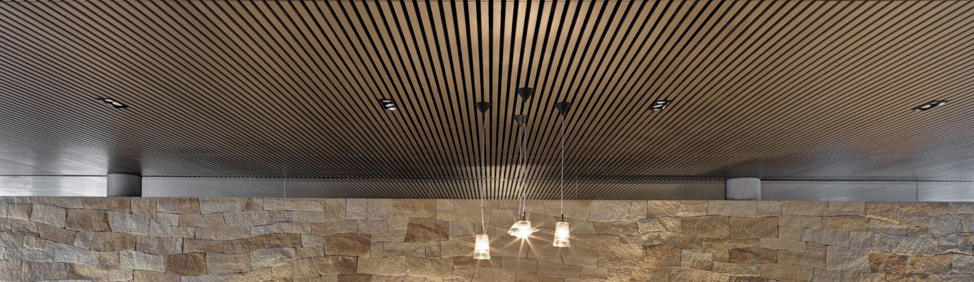 SUPASLAT Aluminium Ceiling Achieve Dramatic Contemporary Look in Hotel Reception Lounge